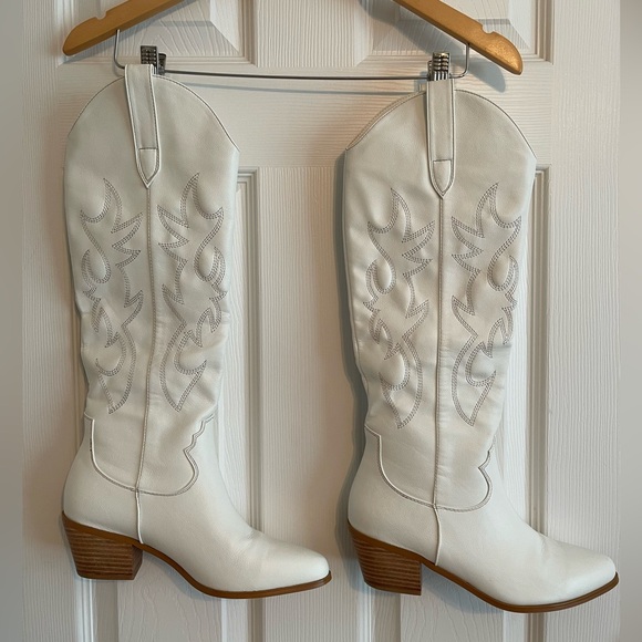 Bellini White Heeled Boots - Picture 1 of 5